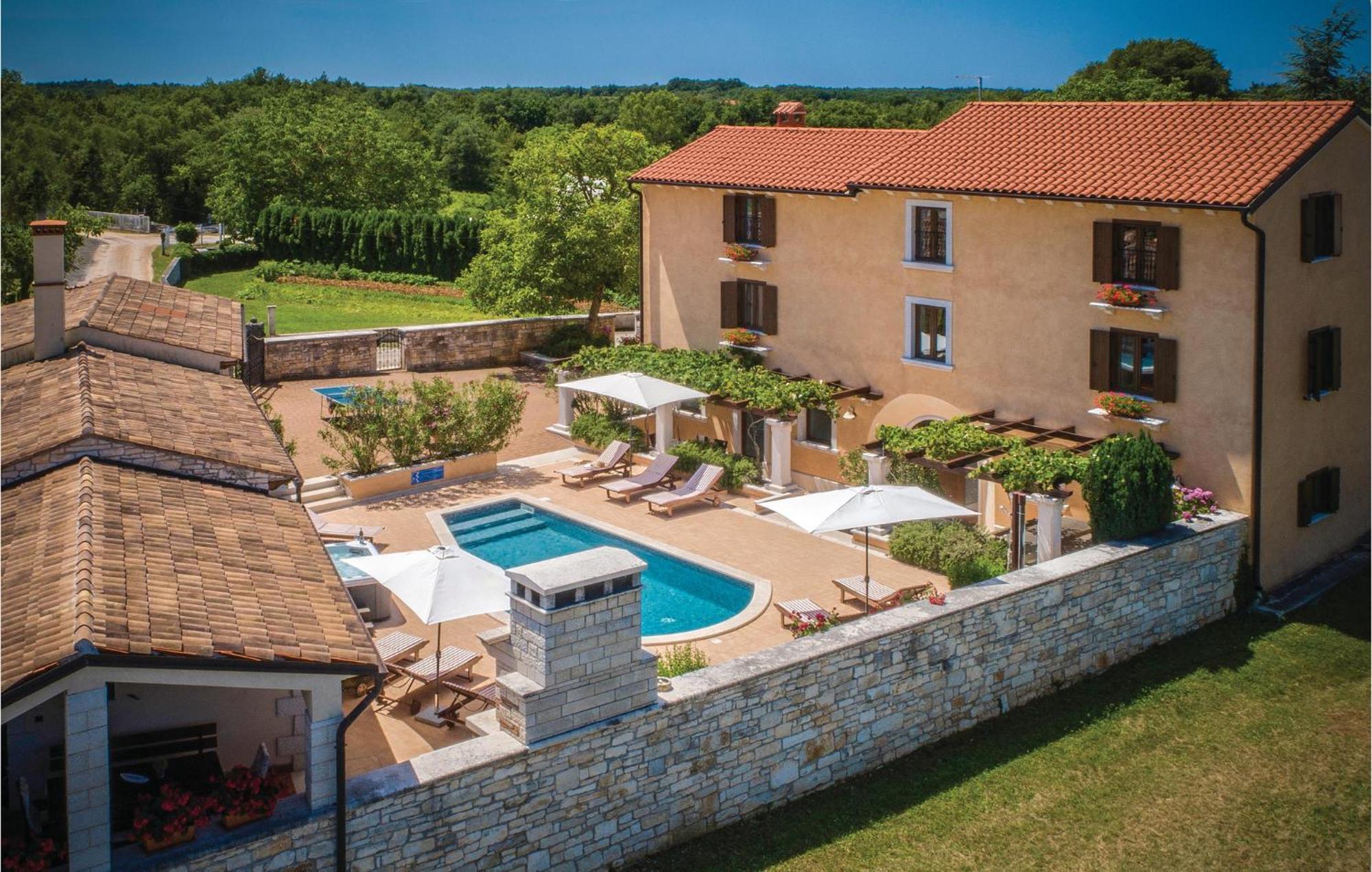 Cozy In With Wifi Holiday home Tinjan